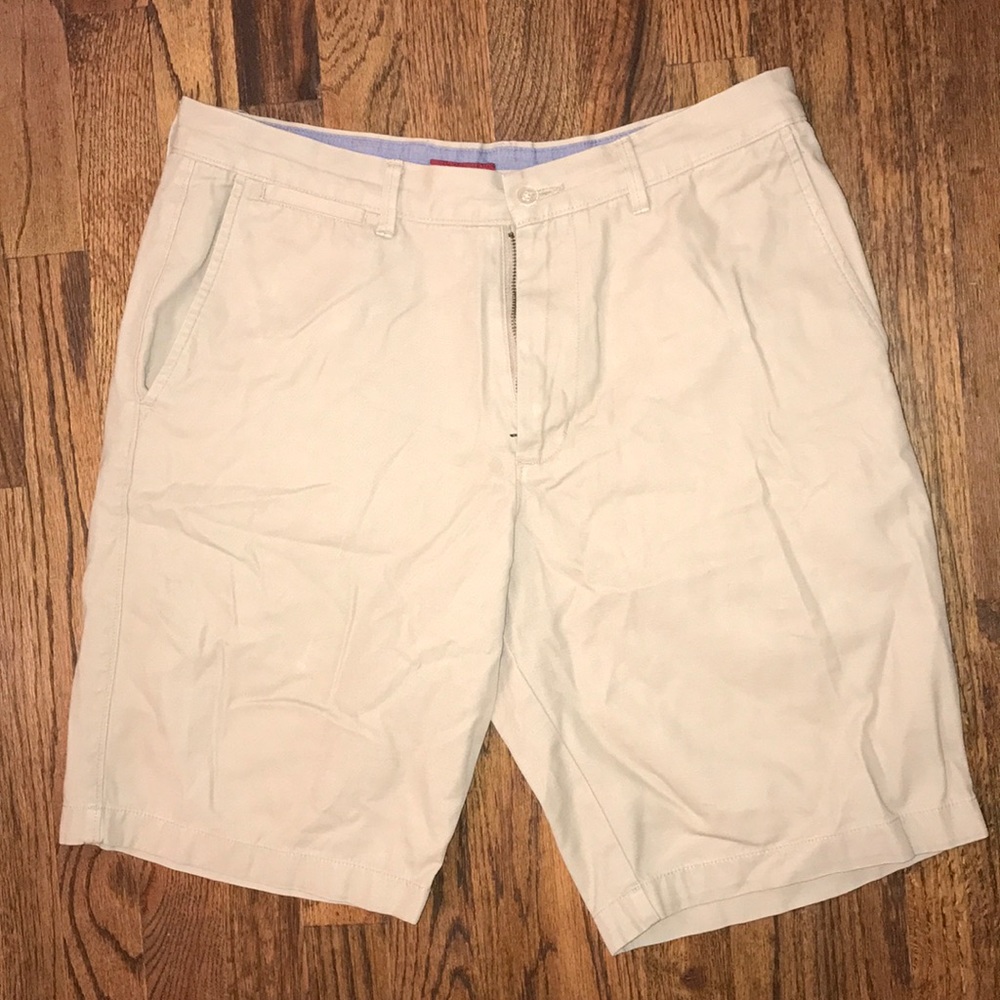 khaki shorts